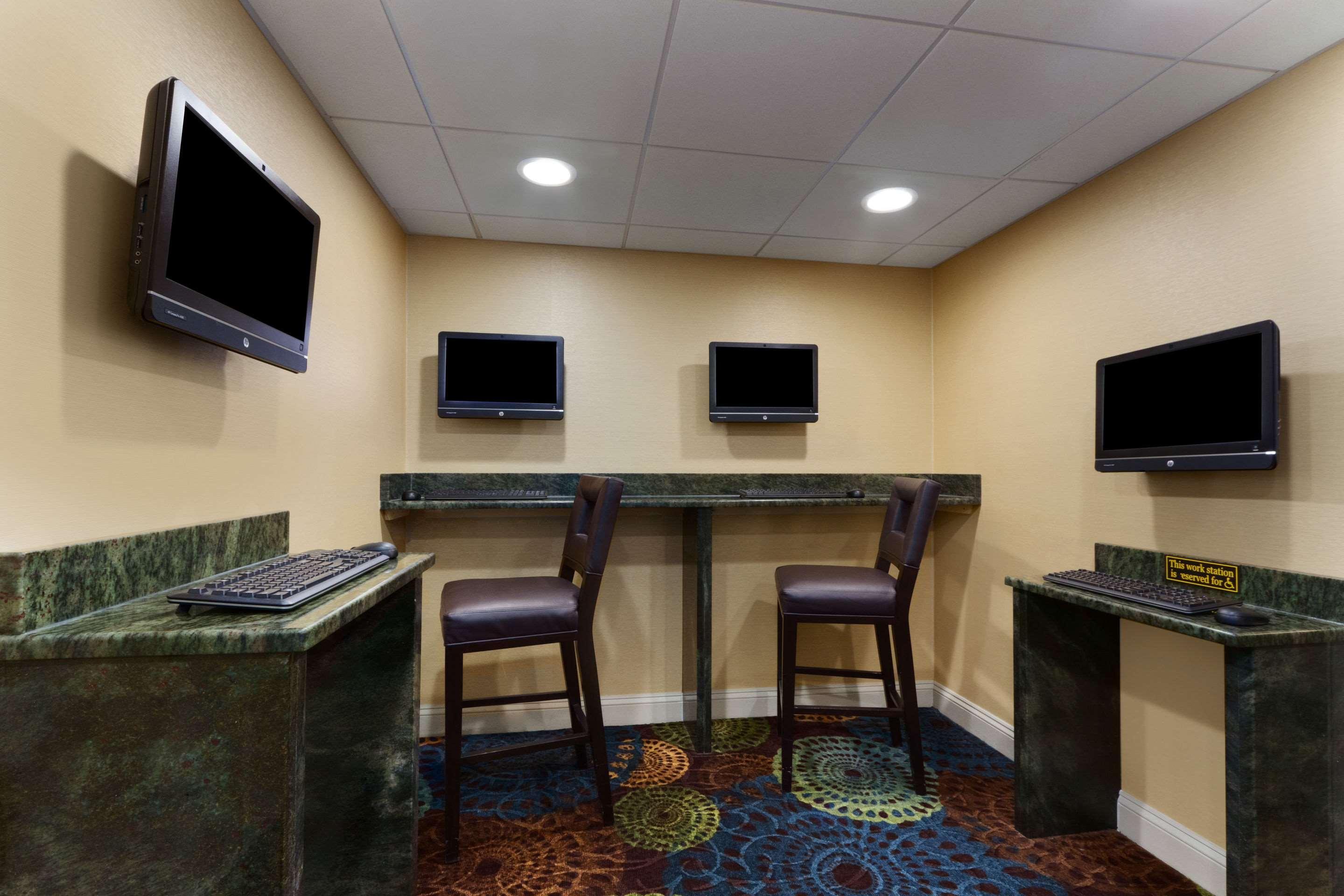 Comfort Inn & Suites Glen Mills - West Chester Exteriör bild