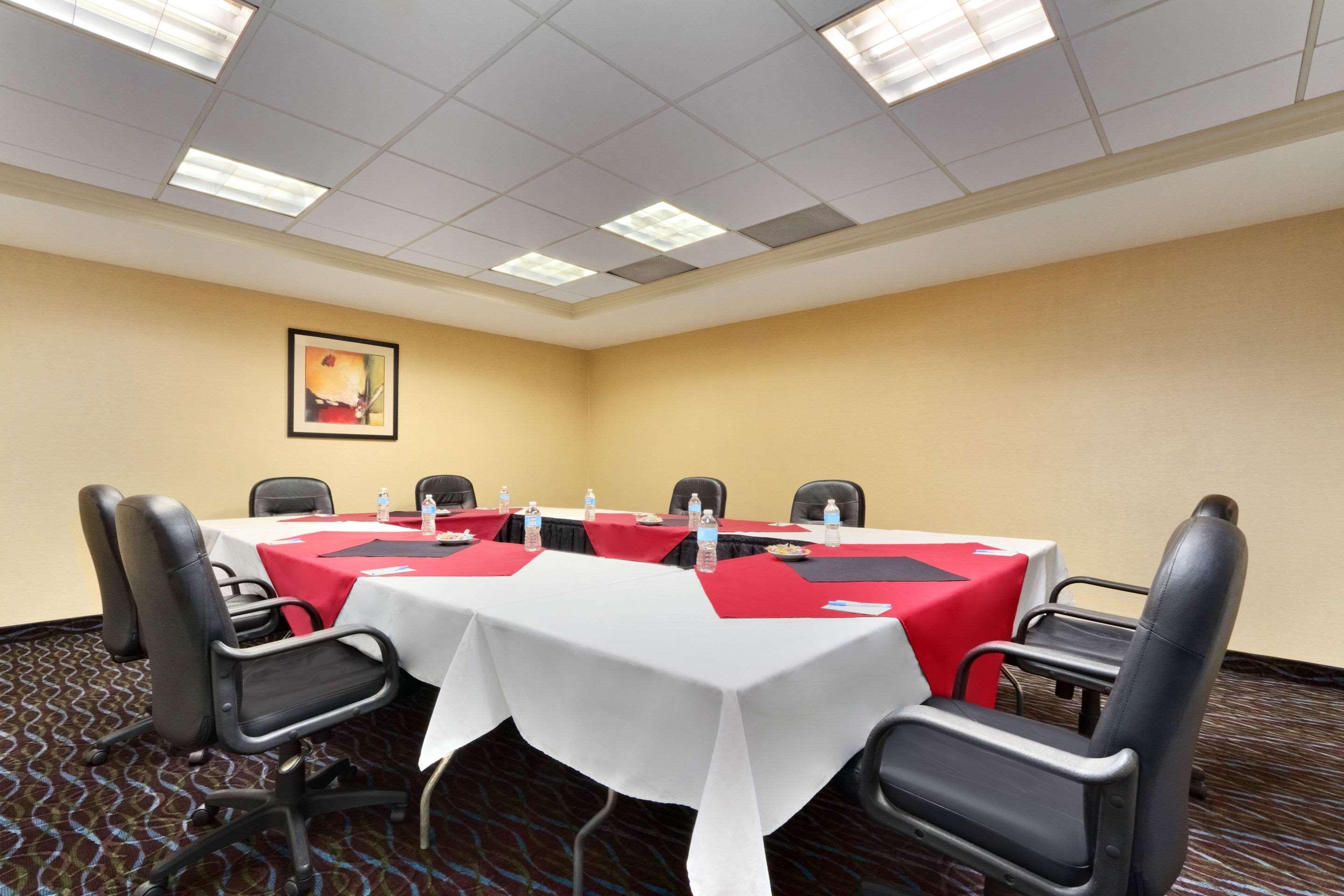Comfort Inn & Suites Glen Mills - West Chester Exteriör bild