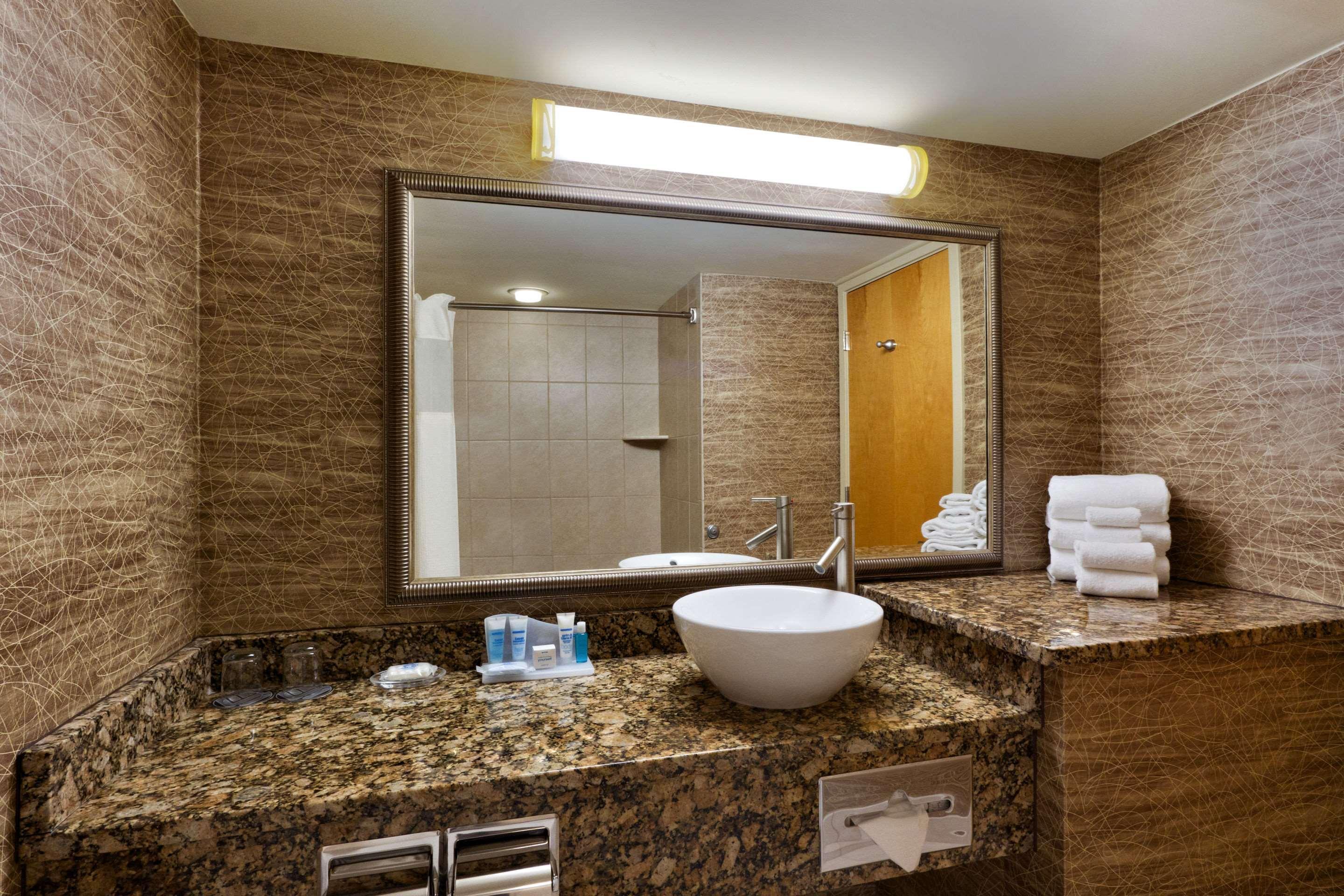 Comfort Inn & Suites Glen Mills - West Chester Exteriör bild