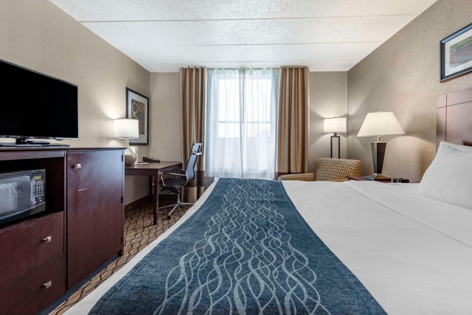 Comfort Inn & Suites Glen Mills - West Chester Exteriör bild